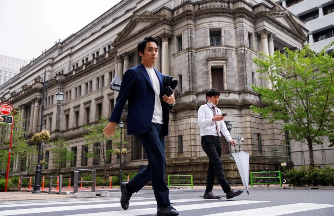 日元风暴将至：植田释放“加息不设上限”信号，市场开始恐慌定价